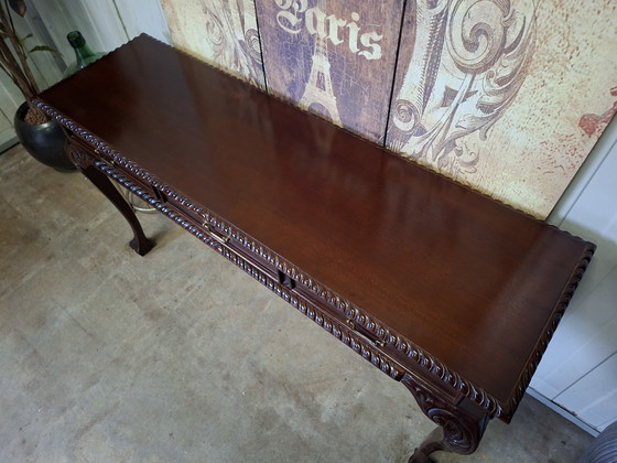 Image 1 of Classic side table, console table, or console with beautiful lion paws. Minor paint damage. Dimensions: 136x41cm and 76cm high.