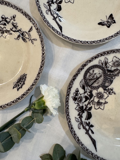 Set van 4 Ironstone borden, Wallace patroon -