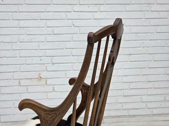 Image 1 of Deense fauteuil met hoge rugleuning, opnieuw bekleed, meubels koeienhuid, eiken.