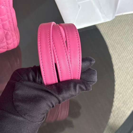 Image 1 of DIOR LADY MEDIUM - PELLE DI AGNELLO CANNAGE ROSA BARBIE CINTURINO CON DETTAGLI ARGENTO
