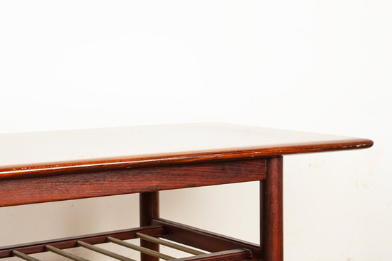 Image 1 of Grande tavolino in palissandro e tubi metallici, due livelli, Danimarca, anni '60.