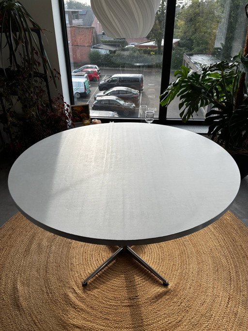 Round table