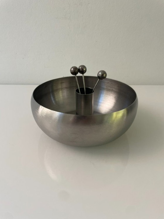 Image 1 of Ciotola vintage in acciaio inox per snack o tapas con stuzzicadenti.