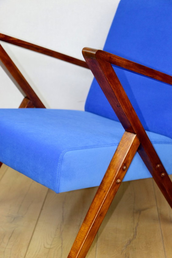 Image 1 of Fauteuil vintage style loft en velours bleuet Jade - rénovation de fauteuil