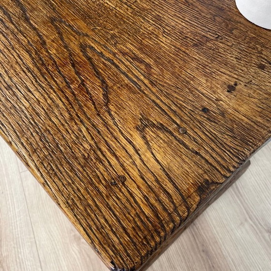Eiken bijzettafel – massief hout, vol karakter (photo 6 of 6)