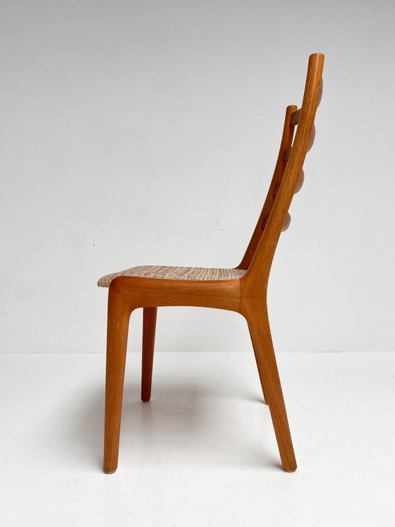 Conjunto de sillas danesas con patas torneadas de JK Mobler, década de 1970. – Sillas de comedor, Textile (photo 9 of 15)