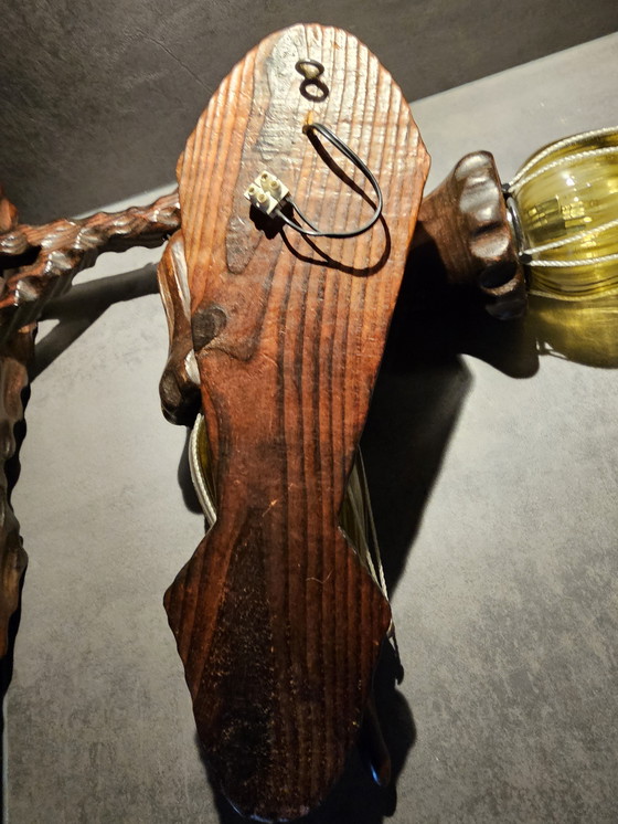 Image 1 of Lampade da parete spagnole vintage in legno, con vetro ambrato