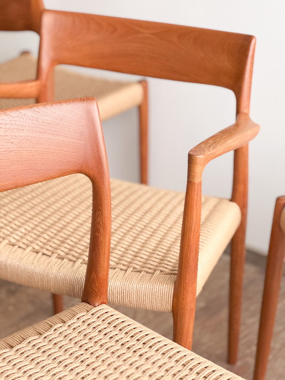 Image 1 of Sillas de comedor danesas de teca de mediados de siglo nº 57 y 77 de Niels O. Møller, J. L. Moller, juego de 6