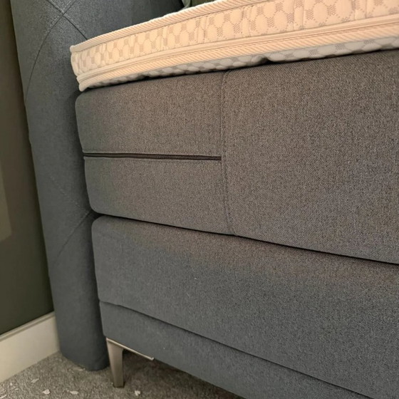 Image 1 of Boxspring Simmer - Avek - 180x210 - Stof Grijs
