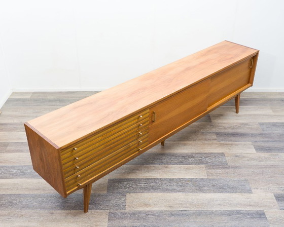 Image 1 of XL dressoir, jaren 50, notenhout, timmerwerk