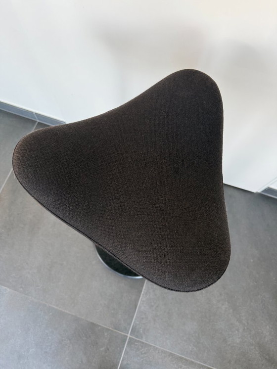 Image 1 of Stokke | Varièr Move met zwarte zitting | ergonomische bureaukruk