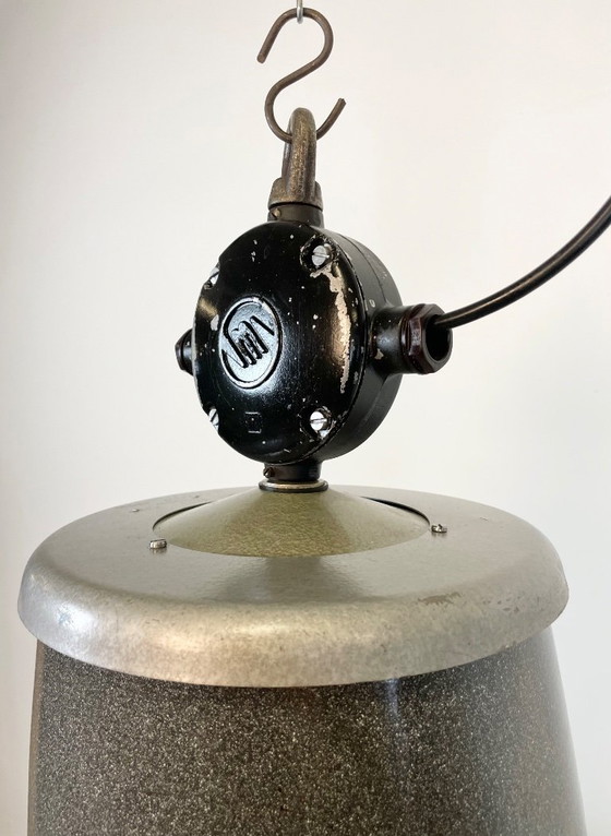 Image 1 of Grande lampe industrielle en émail gris d'Elektrosvit, années 1960