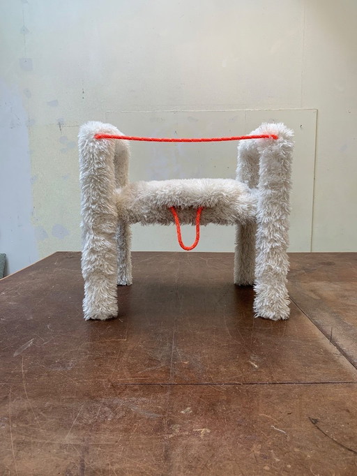 Adolescentia no. 1" - Domestiziertes skulpturales Sitzobjekt (unica)