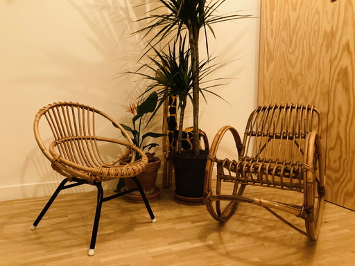 2 sedie in rattan (a dondolo)