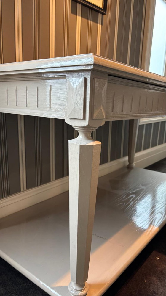 Image 1 of Console en bois massif laqué beige avec tiroir