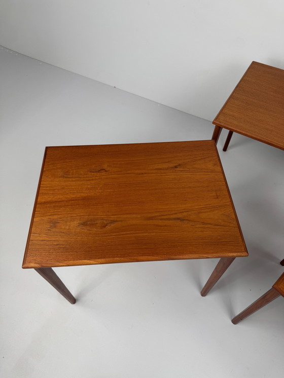 Image 1 of Juego de mesas nido de teca danesa - Elegancia de mediados de siglo