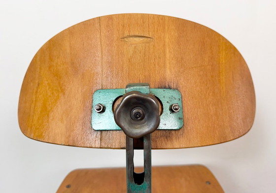 Chaise d'atelier industrielle vert foncé, années 1950 – Tabourets, Iron (photo 13 of 18)