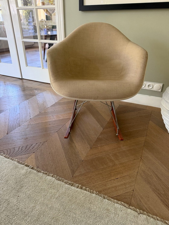Fauteuil à bascule vintage Eames RAR -Herman Miller- noyer – Fauteuils d'appoint, Verre (photo 3 of 9)
