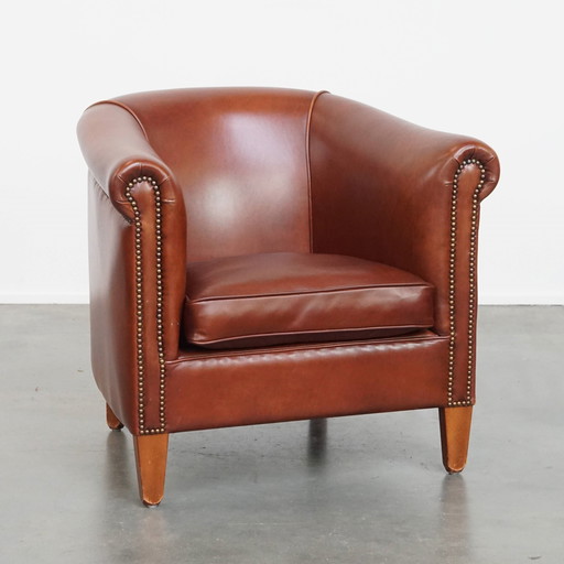 Club chair Made of Beef Leather with Decorative Nails