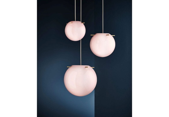 Image 1 of Lampada a sospensione Frandsen Koi Ø25 – rosa opale / ottone
