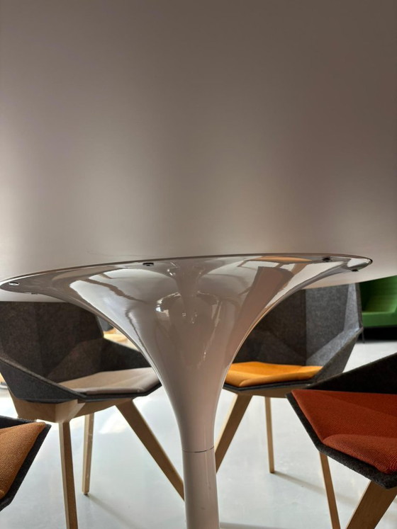 Image 1 of Arper Dizzie oval table