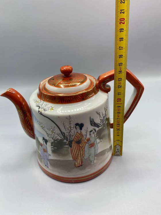 Théière en porcelaine japonaise Kutani, décor de geishas peint à la main, émail rouge et or – Objets déco (photo 8 of 8)