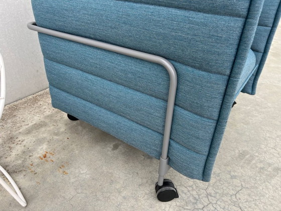 Image 1 of Poltrona acustica Vitra Alcove