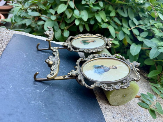 Paire de patères baroques en laiton – Portemanteaux, Brass, Barok (photo 4 of 8)