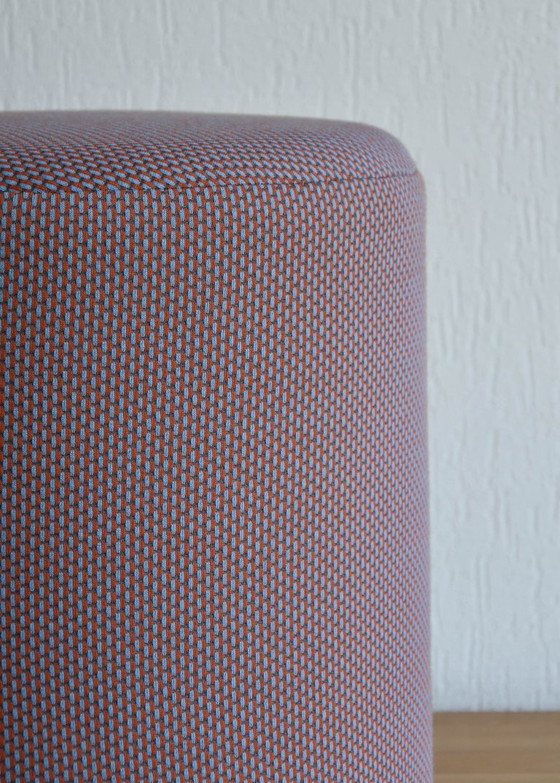 Image 1 of Pouf rotondo in tessuto Kvadrat Drop – Ø37cm x H40cm