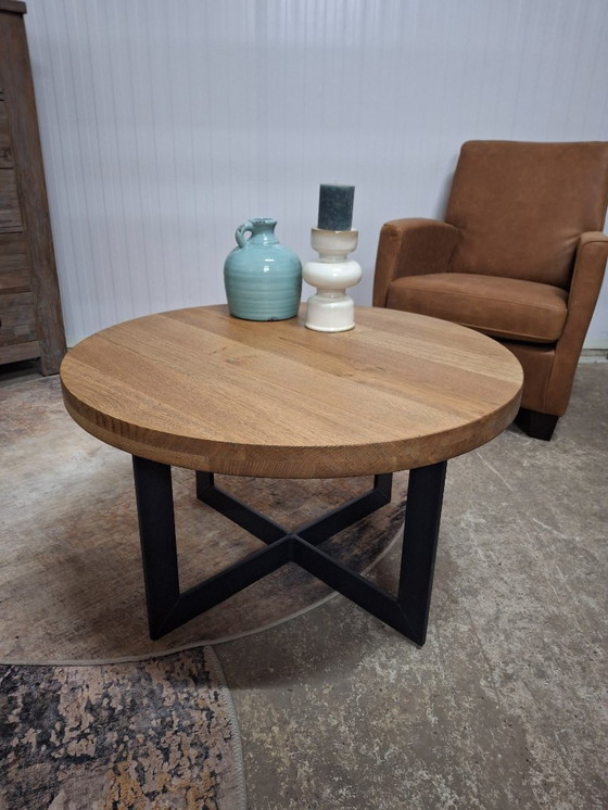 Image 1 of New robust oak coffee table with metal base 80cm