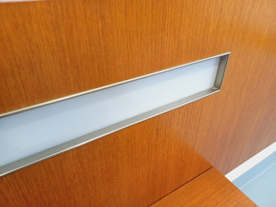 Image 1 of Lit double vintage style scandinave en teck des années 60 avec chevets suspendues et lampes intégrées