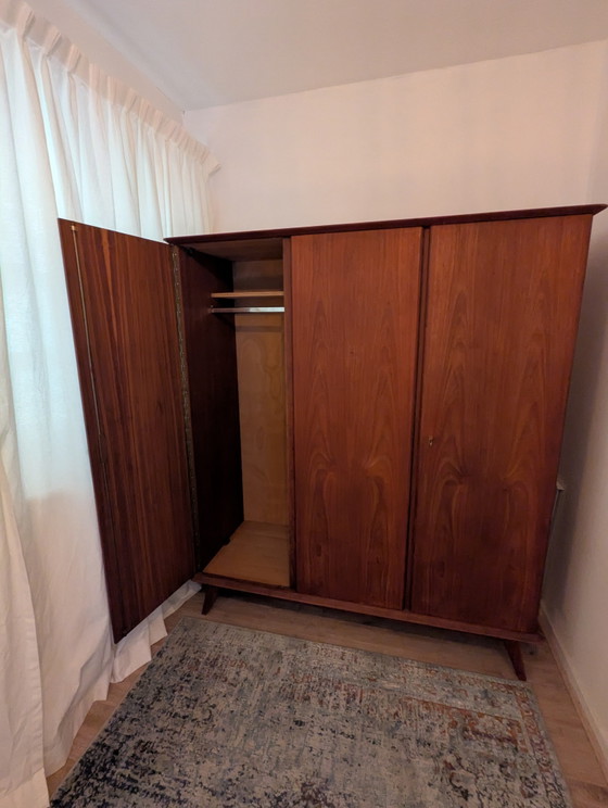 Armadio vintage in teak (impiallacciato) (3 ante) – Metal, Wood (photo 2 of 8)
