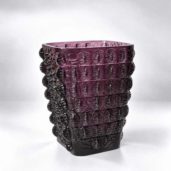 Lalique Croco Dusk Purple Vase – Crystal (photo 10 of 17)
