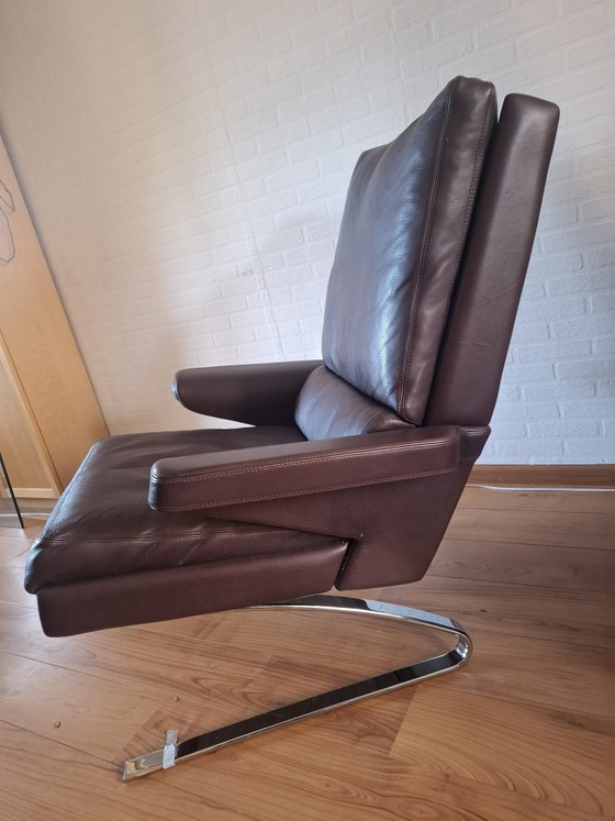 Reinhold Adolf, COR Sinus, (lo Swing) poltrona lounge con pouf (ottoman), Poltrone, Pelle, Cromo, Marrone (foto 5 di 5)