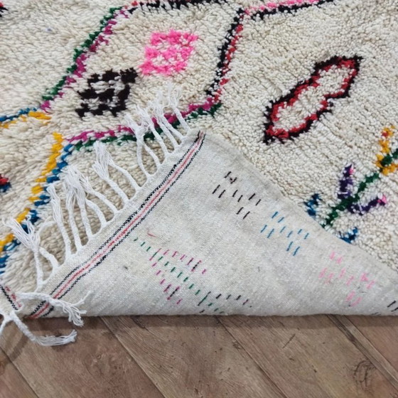 Image 1 of Authentischer Azilal-Teppich – Handgewebt aus Naturwolle (226×164 cm)