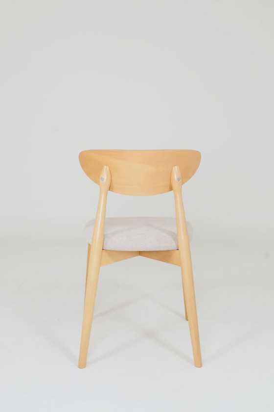 Image 1 of Moderne set van 6 eetkamerstoelen, ecru Farbic en natuurlijk beukenhout