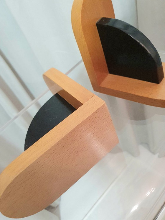 Image 1 of 2 x Buchstützen Buche/schwarz postmodern 1980er