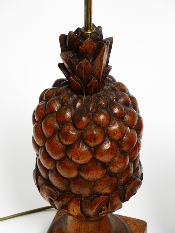 Image 1 of Pareja de grandes lámparas de sobremesa "Piña" de madera de pino teñida, muy decorativas, de estilo Mid Century Modern.