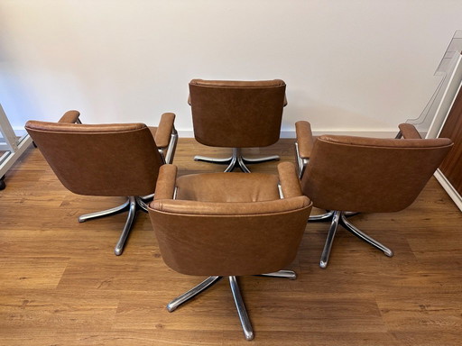 4er-Set Osvaldo Borsani P126 Stühle – Original Cognac Leder – Tecno