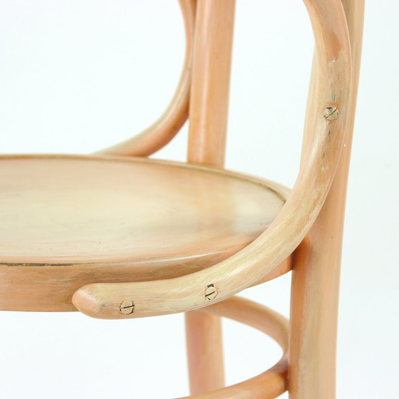 Image 1 of Michael Thonet No. 24 Bentwood Chair By Ton In Pink, Czechoslovakia 1950s