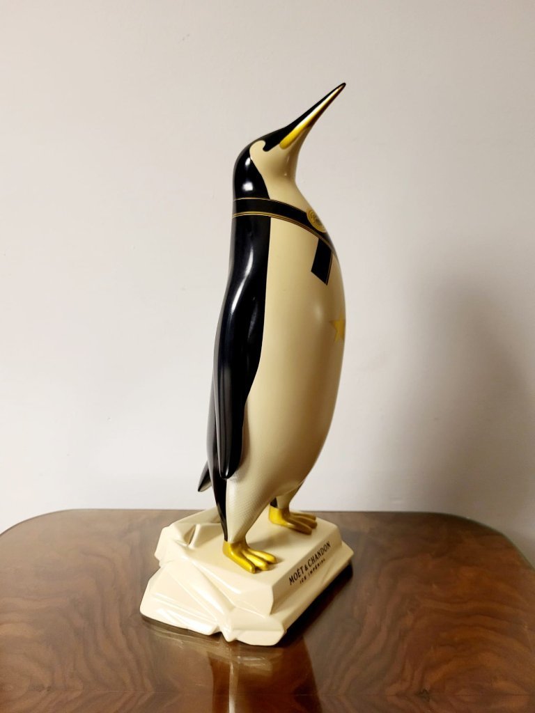 Original Moët & Chandon Ice Impérial penguin display | €400 | Whoppah