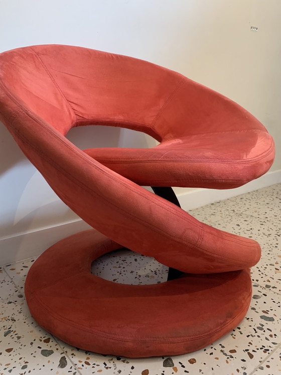 Image 1 of Sedia con nastro a spirale rosso