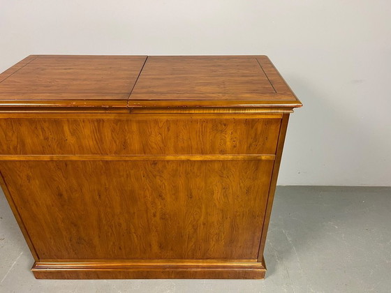 Drexel Heritage Mobile bar / Credenza buffet Campaign anni '70 – Piano scorrevole estensibile. USA, anni (photo 23 of 24)