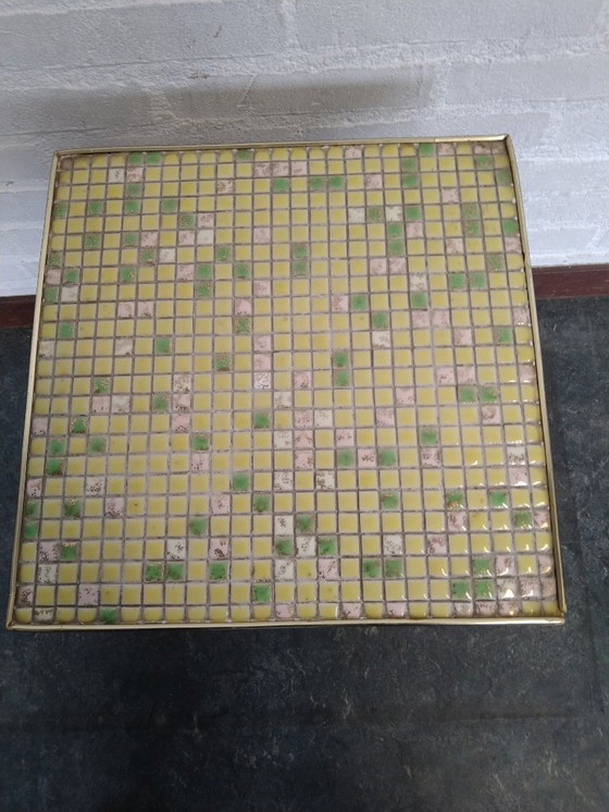 Image 1 of vintage bijzettafeltje met mozaïek blad