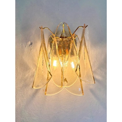 Set van twee amberkleurige “Rondini” wandlampen van Murano-glas met gouden accenten — Mazzega-stijl