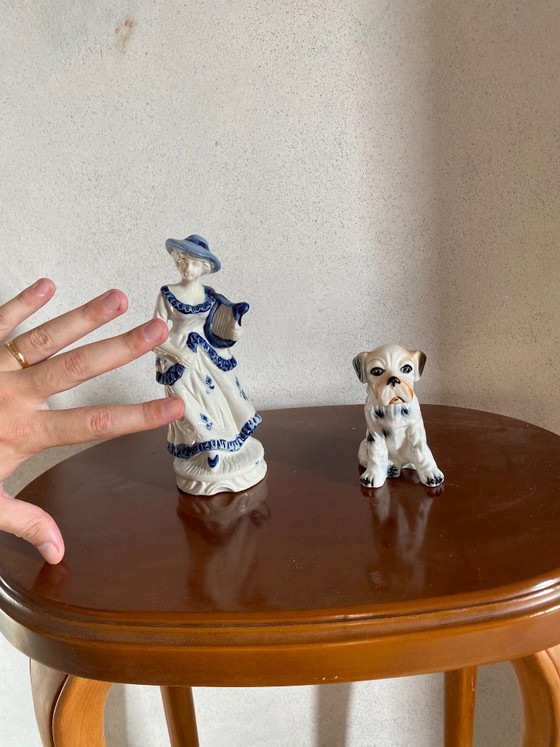 Statuine vintage in porcellana, anni '60-'70 - Dama con arpa e cucciolo - Set di 2 – Oggetti decorativi (photo 6 of 9)