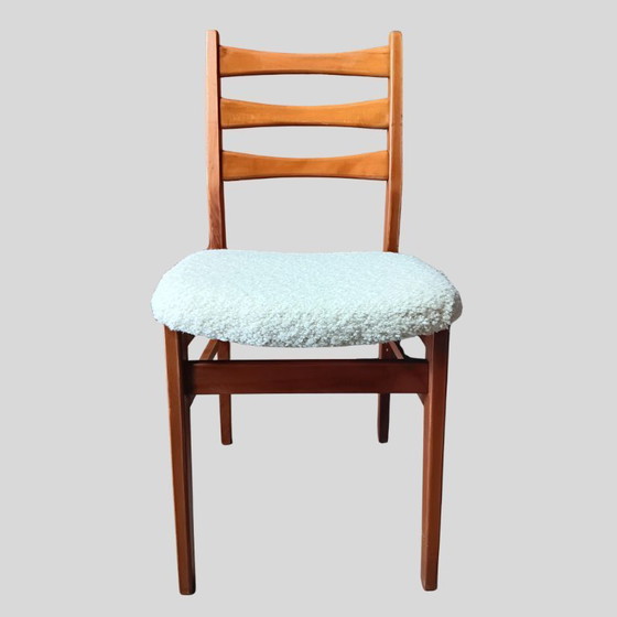 Image 1 of Juego de 4 sillas de comedor danesas en teca y bouclé, años 60