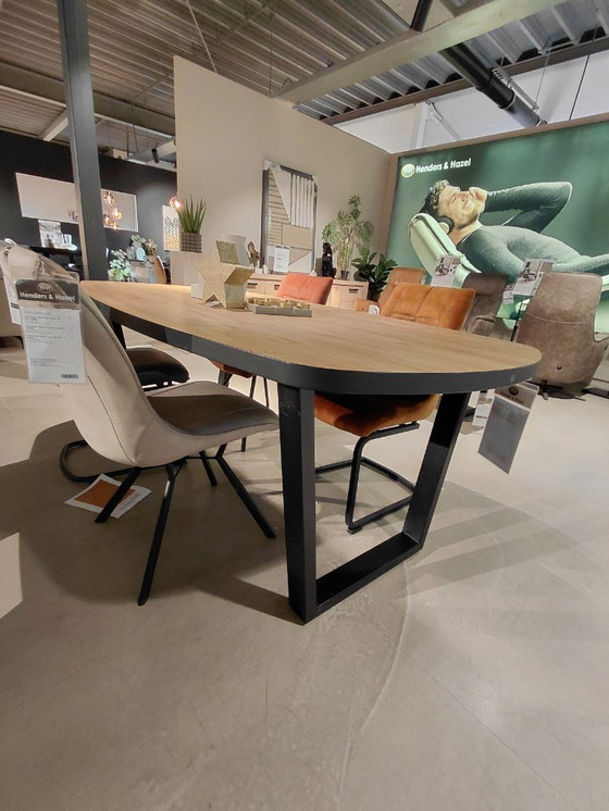 Image 1 of Mesa de comedor Avalox de Henders & Hazel