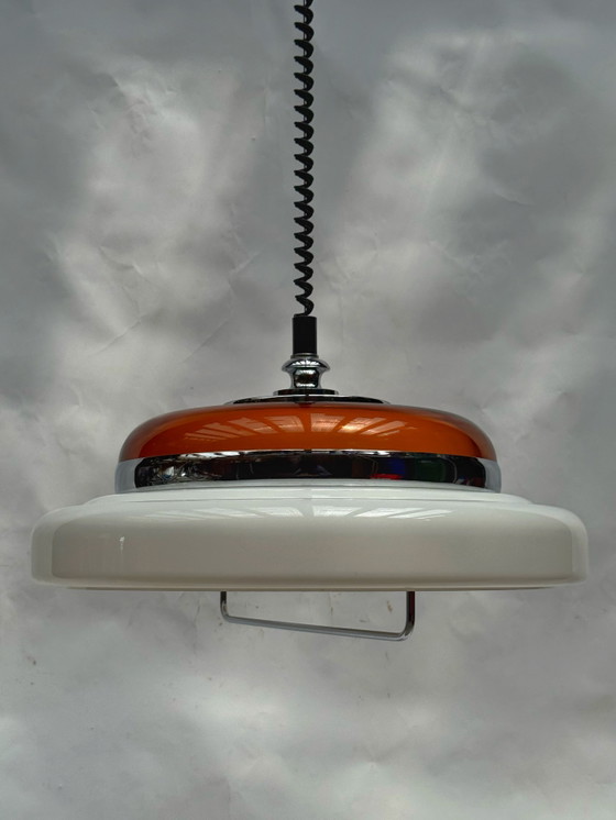 Image 1 of Vintage, imposante hanglamp in oranje en wit, geïnspireerd op het ruimtetijdperk | Verstelbaar Belgisch design, jaren 70