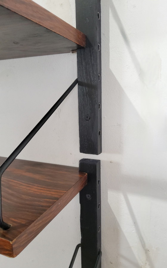 Image 1 of Estantería de pared danesa de teca, estilo de mediados de siglo, de Royal para Poul Cadovius, década de 1960.
